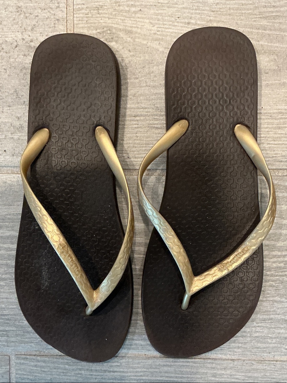 Ipanema Brown and Gold Flip Flops Sandals EU 41/42 US 10-11